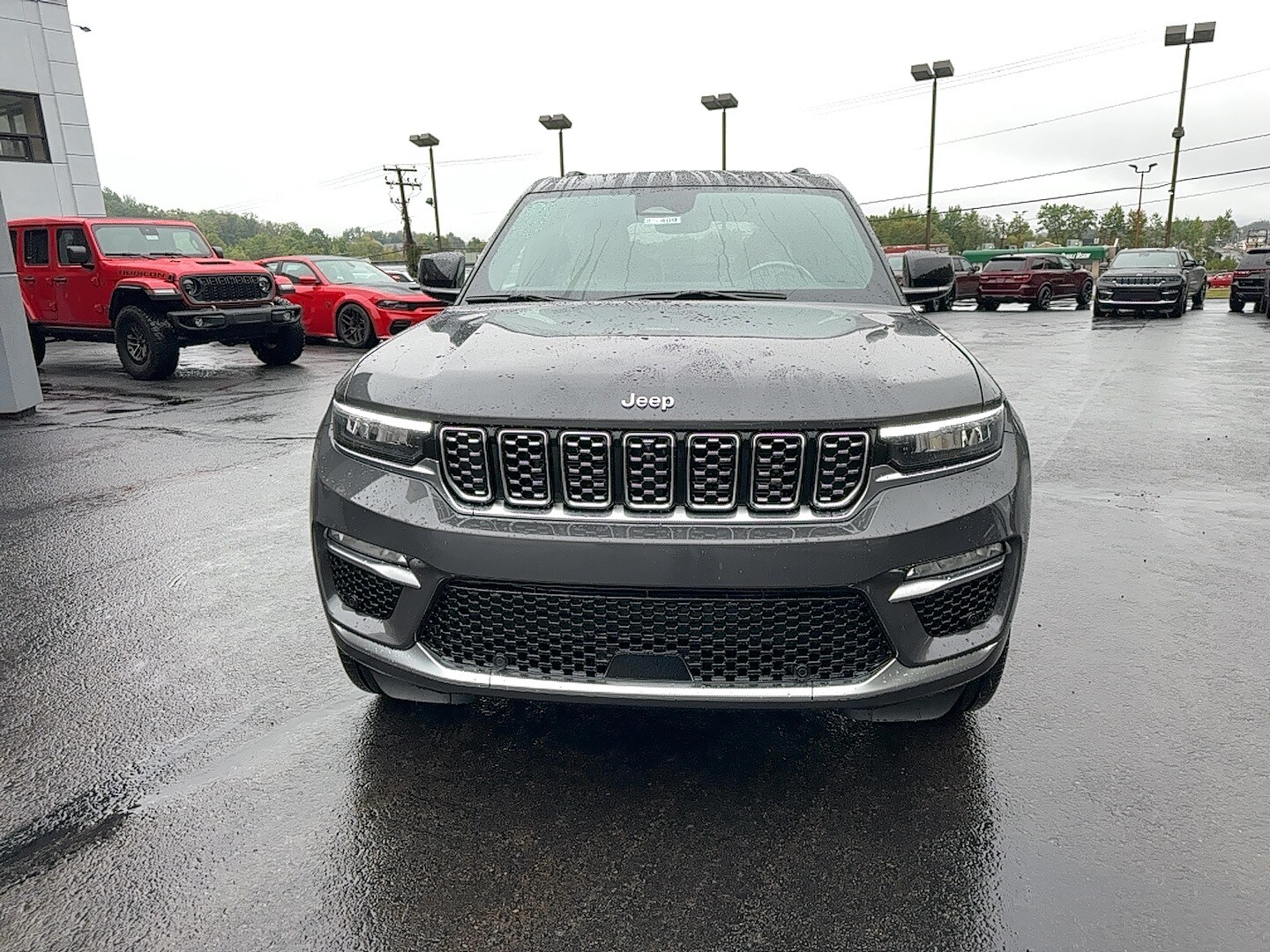 2025 Jeep Grand Cherokee Summit Sport photo 2