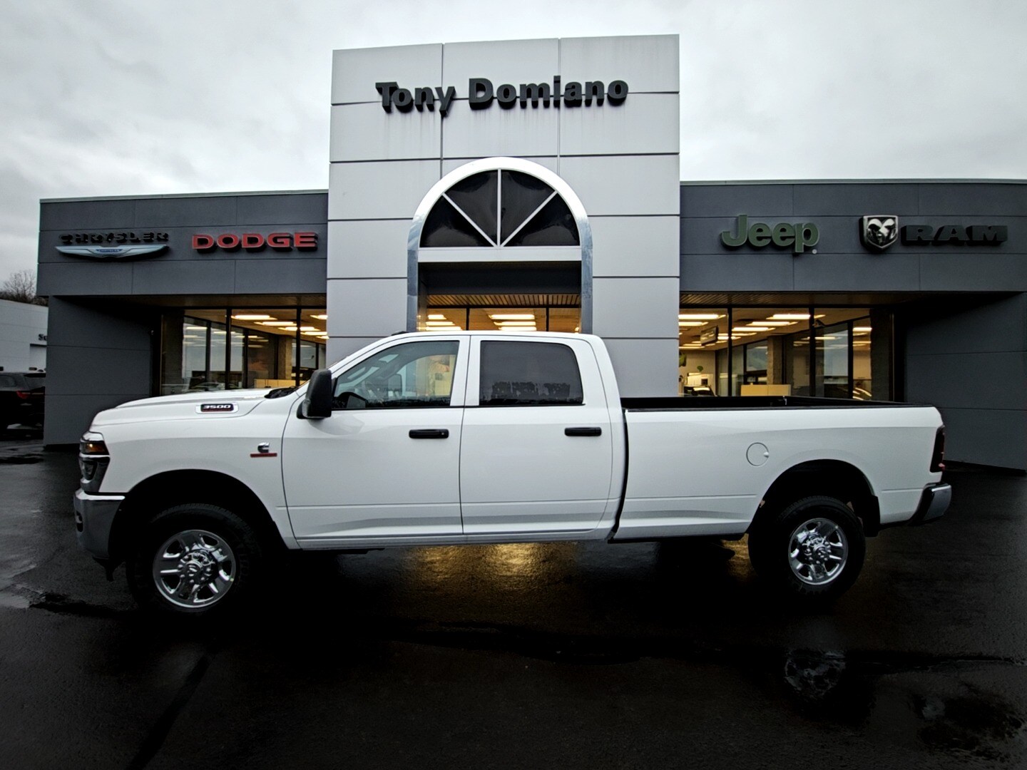 2026 Ram 3500 Tradesman photo 2