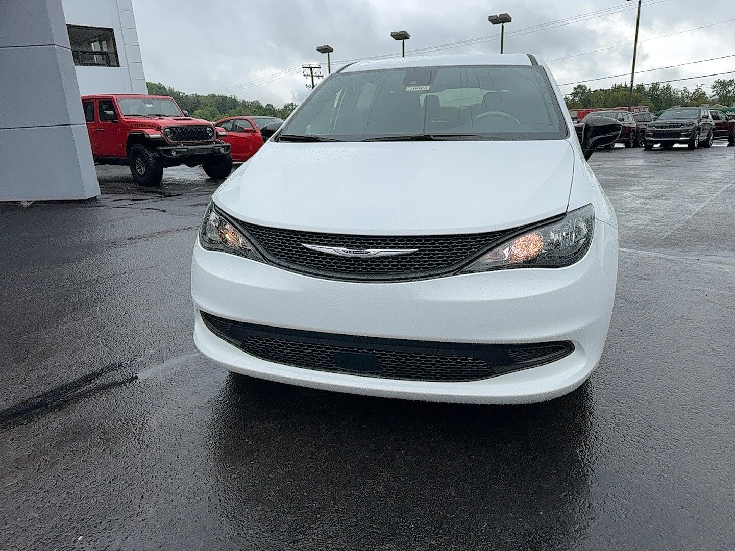 2026 Chrysler Voyager LX photo 4