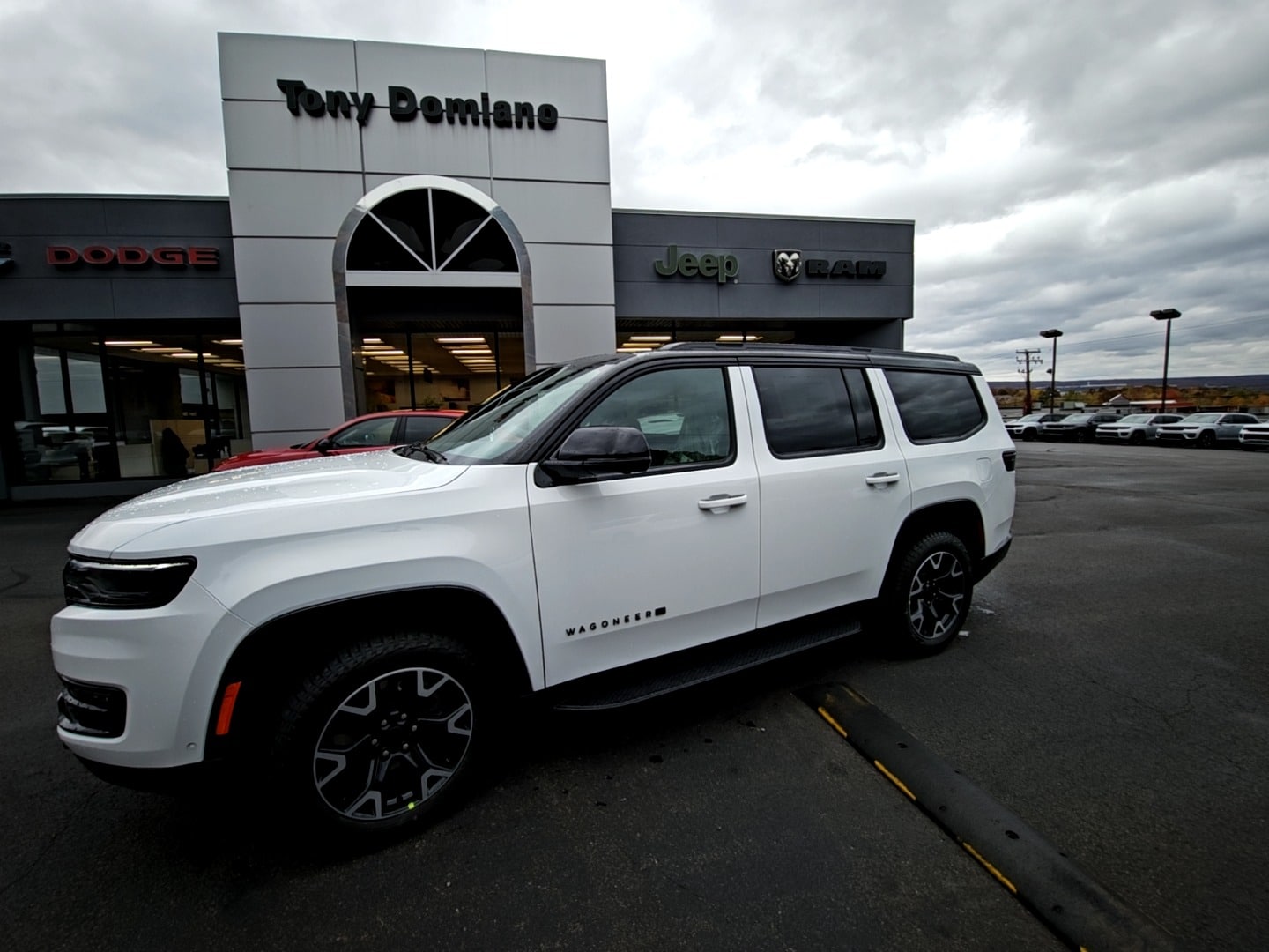 2025 Jeep Wagoneer Series II's photo