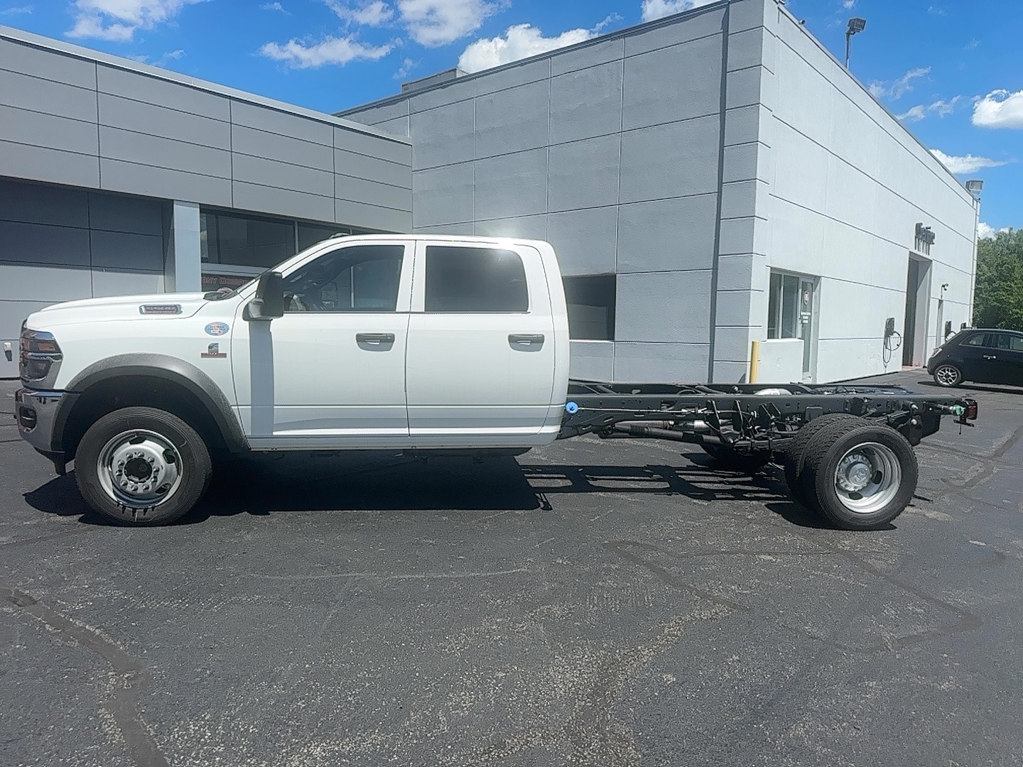 2026 RAM 5500 Big Horn 4X4 Crew Cab DRW 197" WB's photo