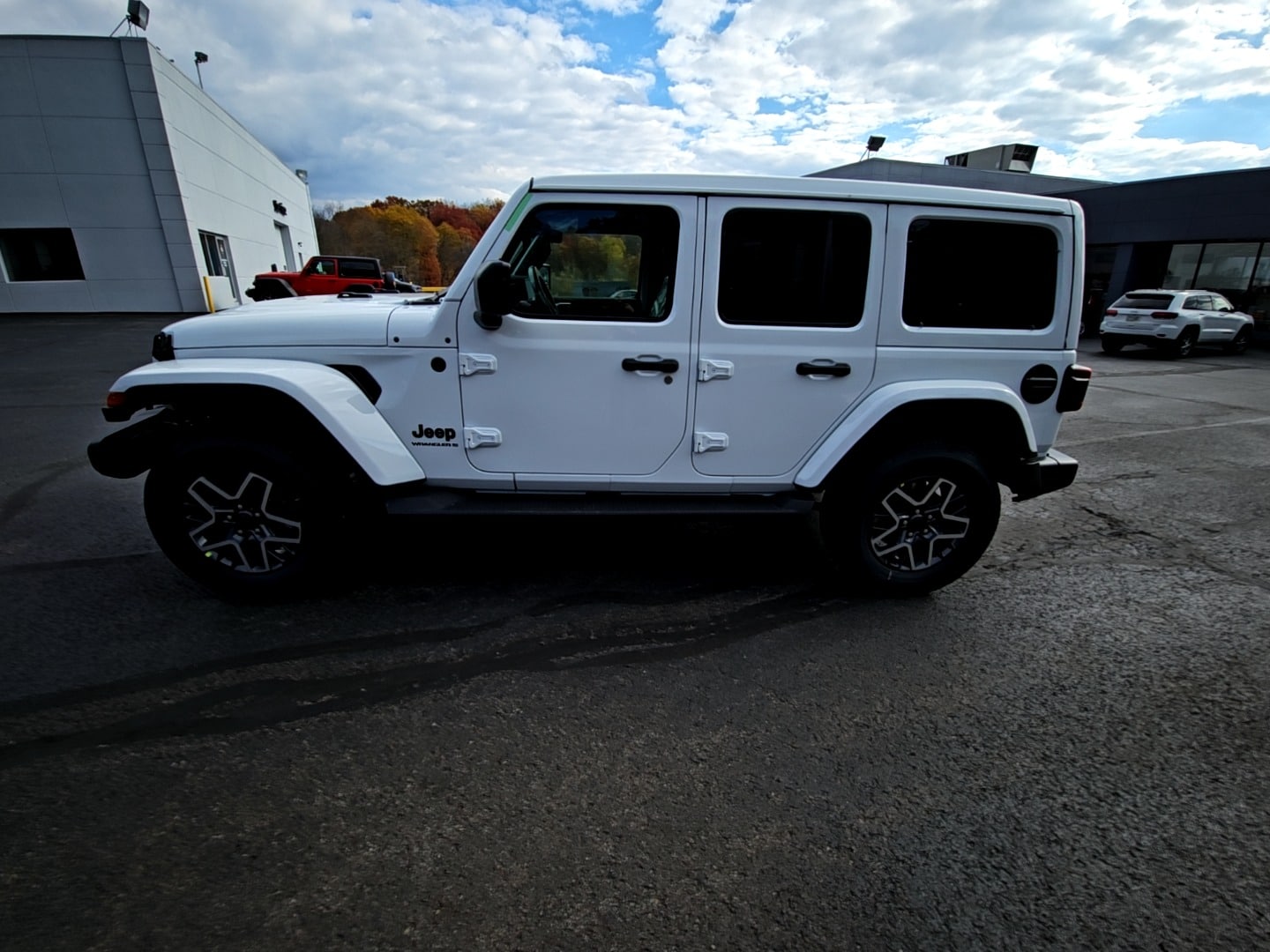 2026 Jeep Wrangler 4-Door Sahara's photo