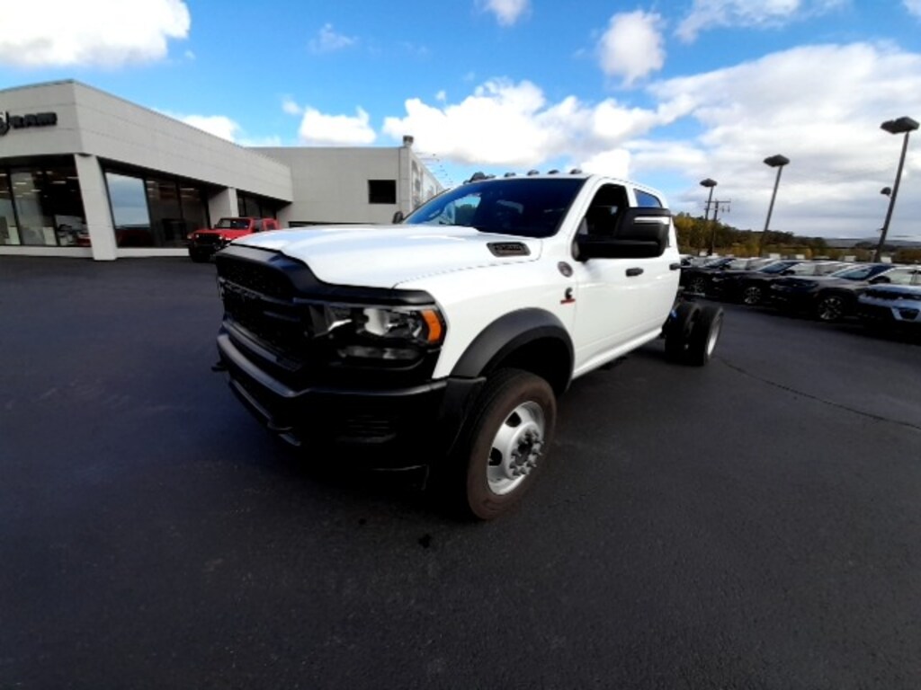 New 2024 Ram 5500 Chassis Cab 5500 TRADESMAN CHASSIS CREW CAB 4X4 60