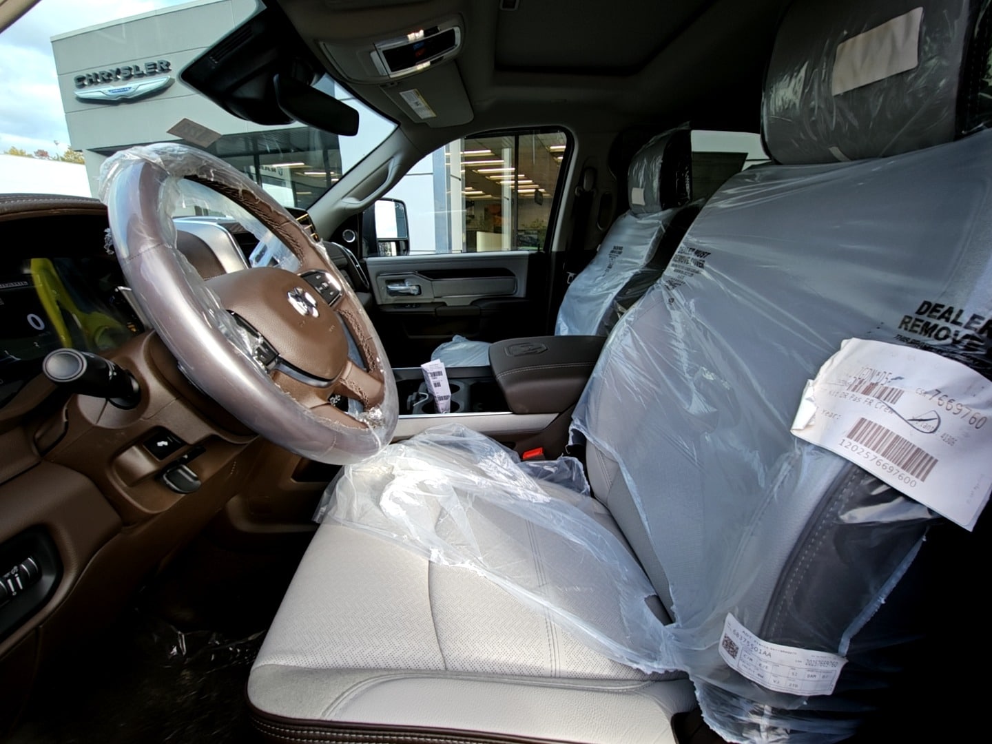 2025 RAM 2500 Laramie - Photo 10