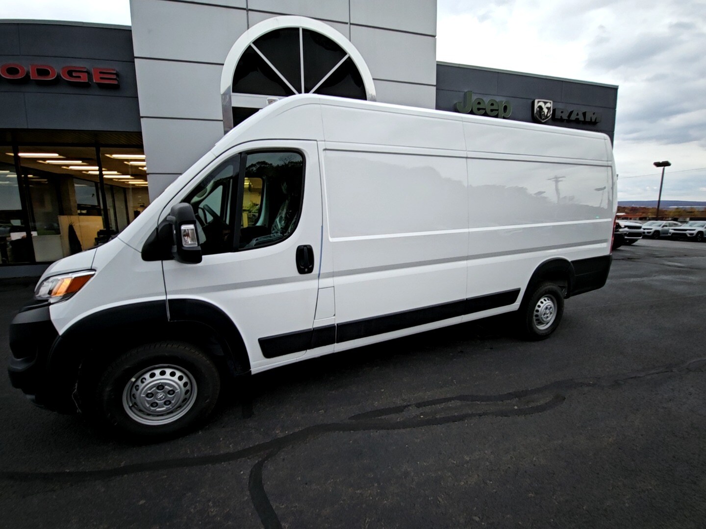 2026 Ram ProMaster 3500 photo 3