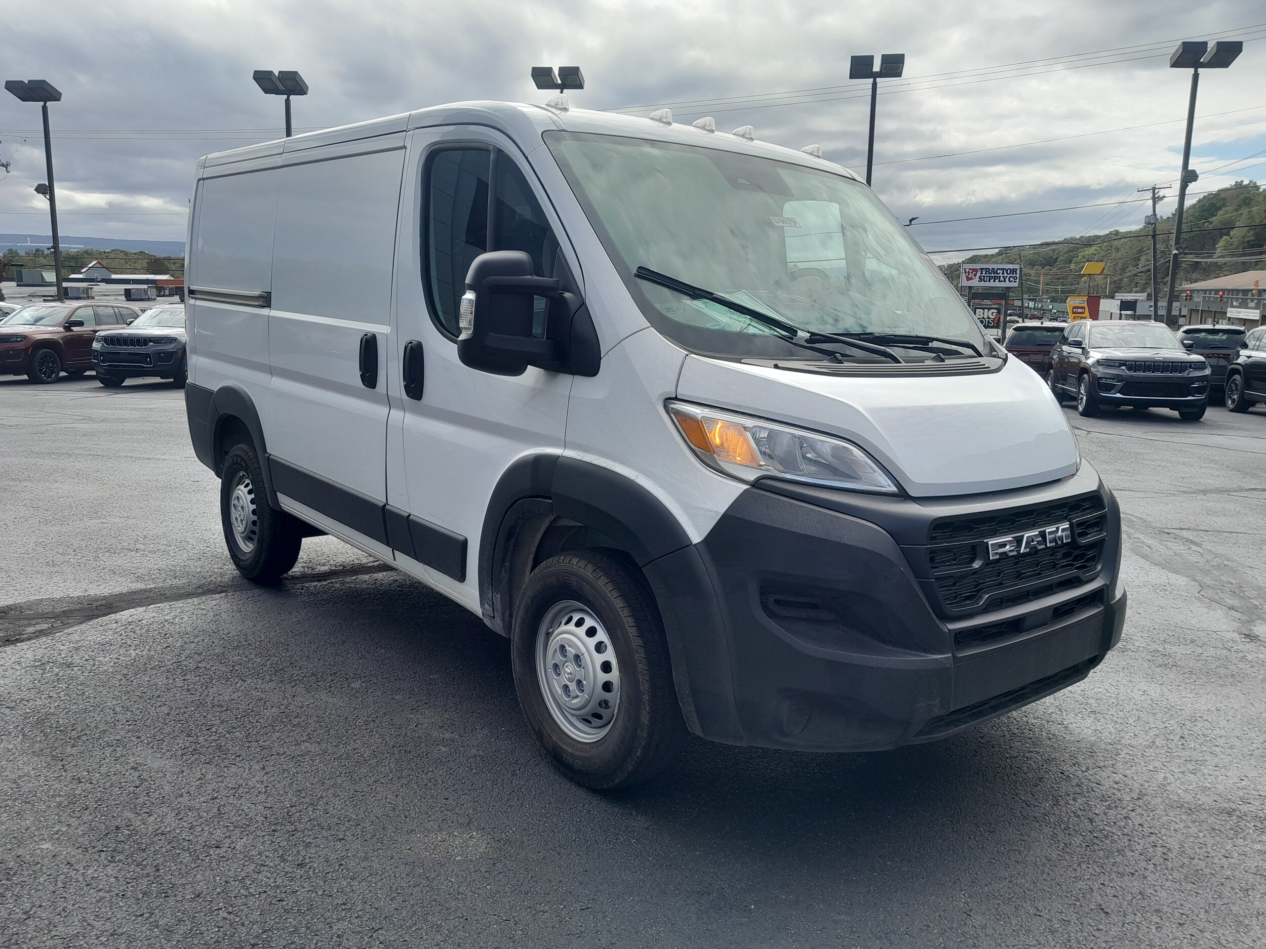 2026 Ram ProMaster 1500 photo 2