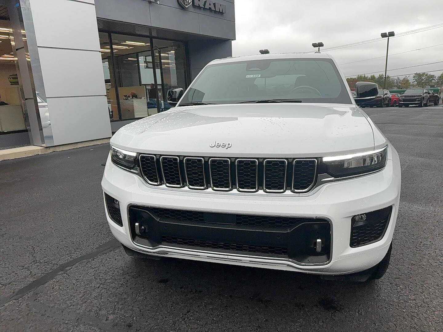 2025 Jeep Grand Cherokee Overland Sport photo 2