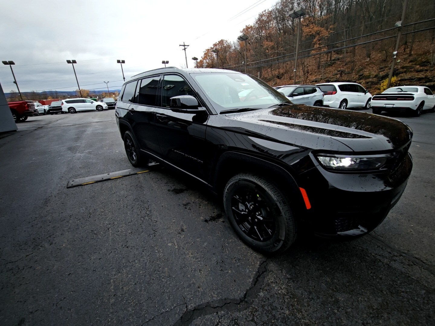 2025 Jeep Grand Cherokee Laredo Sport photo 4