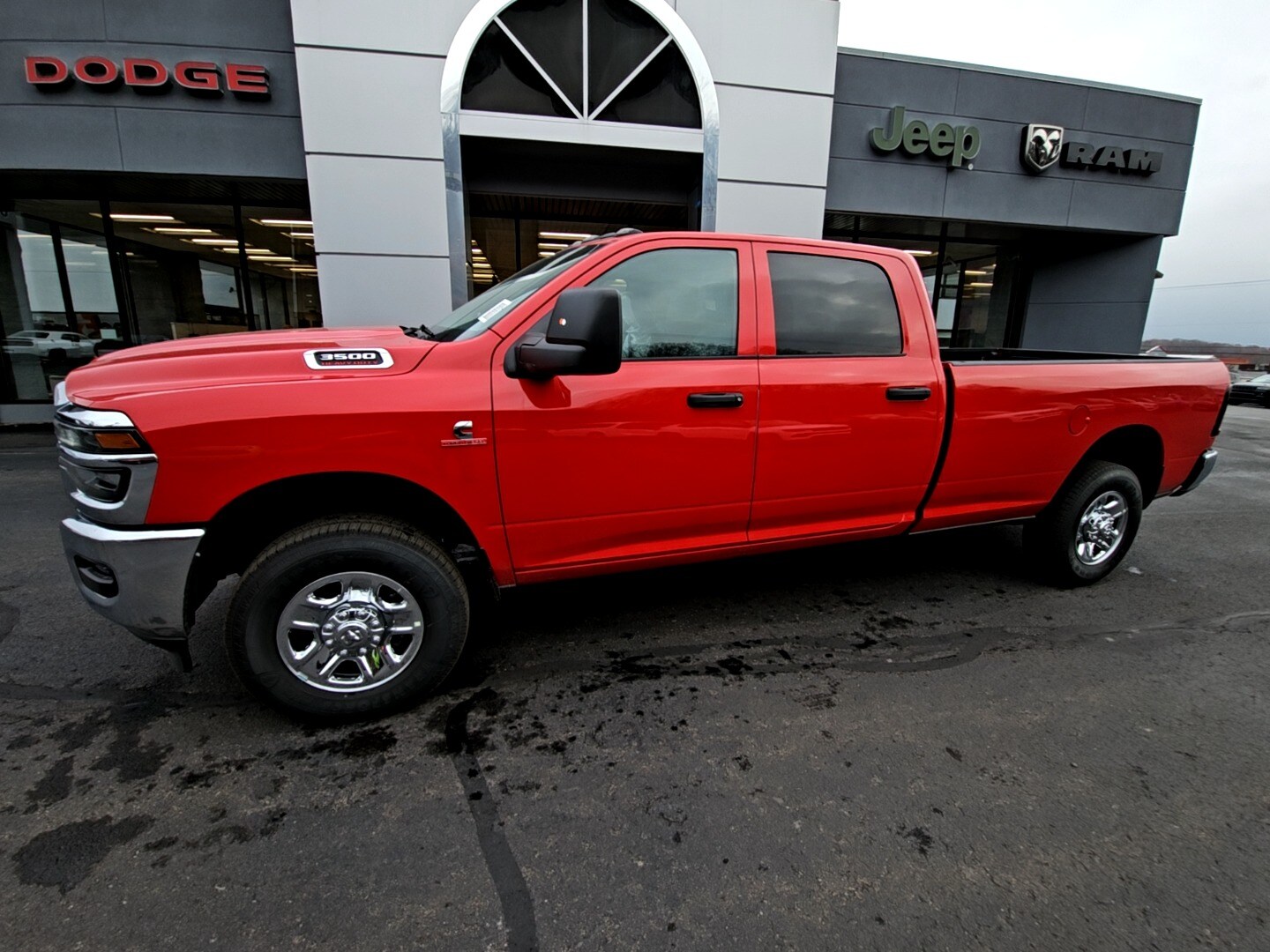2026 Ram 3500 Tradesman photo 2