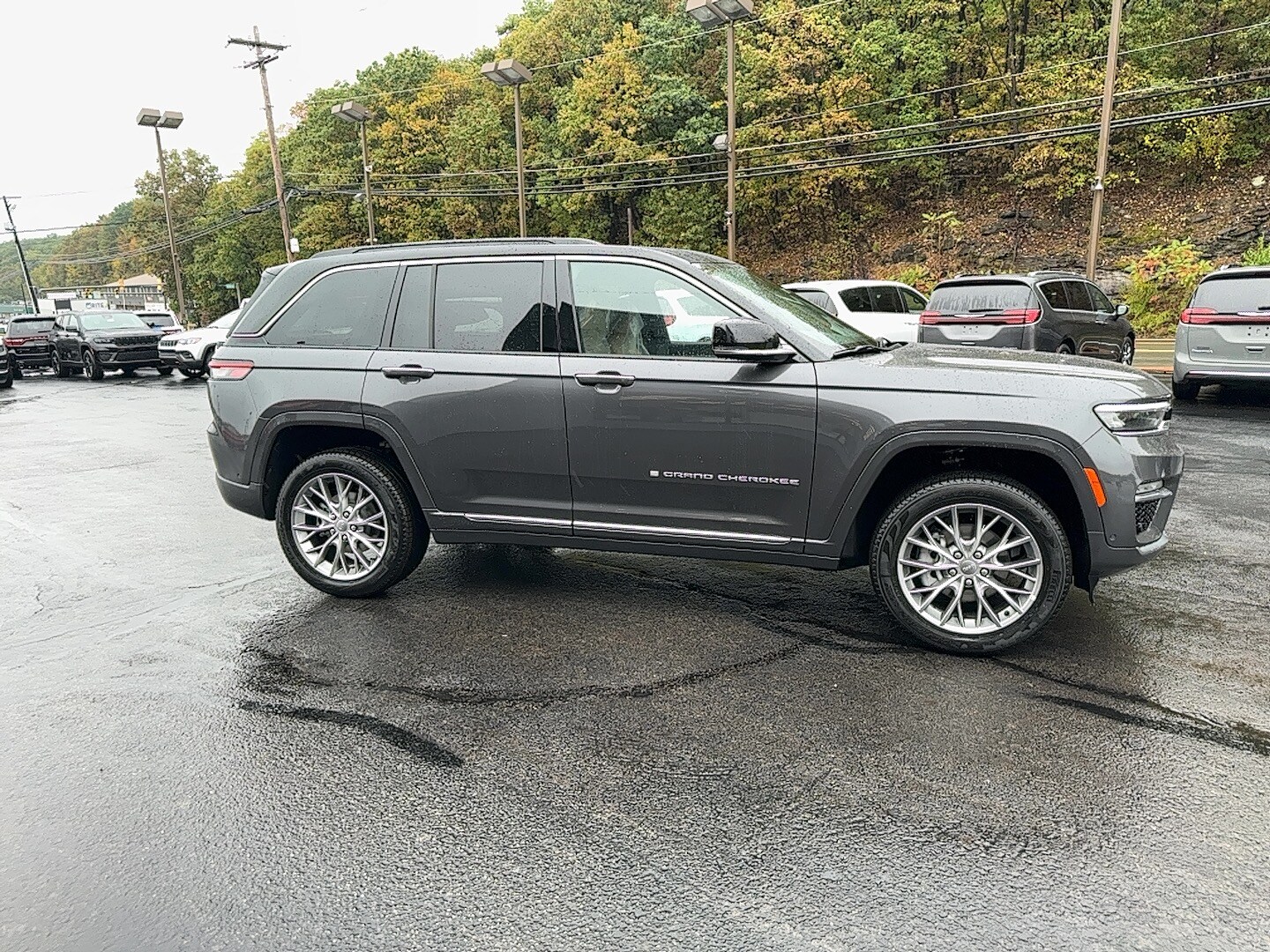 2025 Jeep Grand Cherokee Summit Sport photo 3