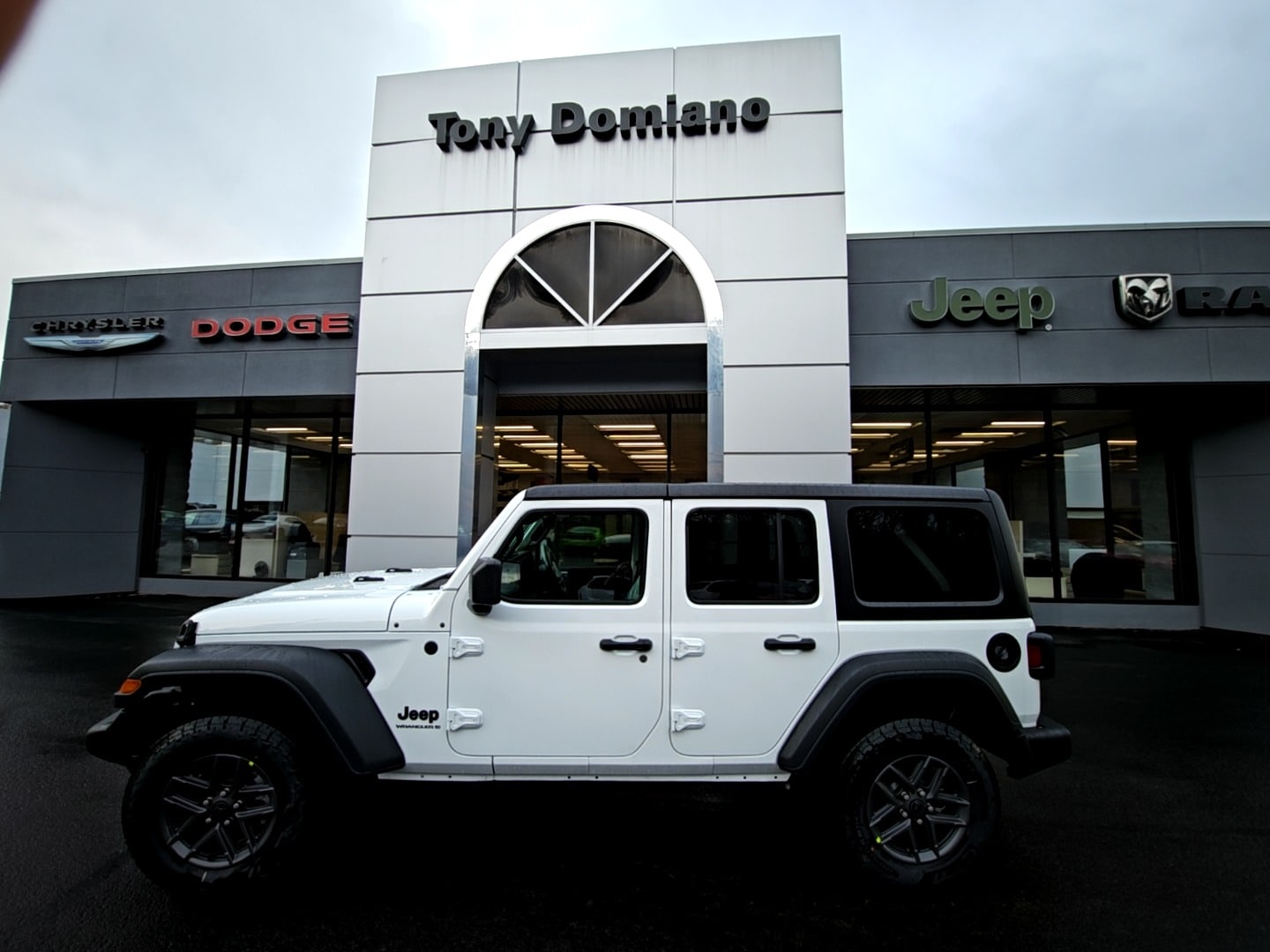 2026 Jeep Wrangler 4-Door Sport RHD's photo