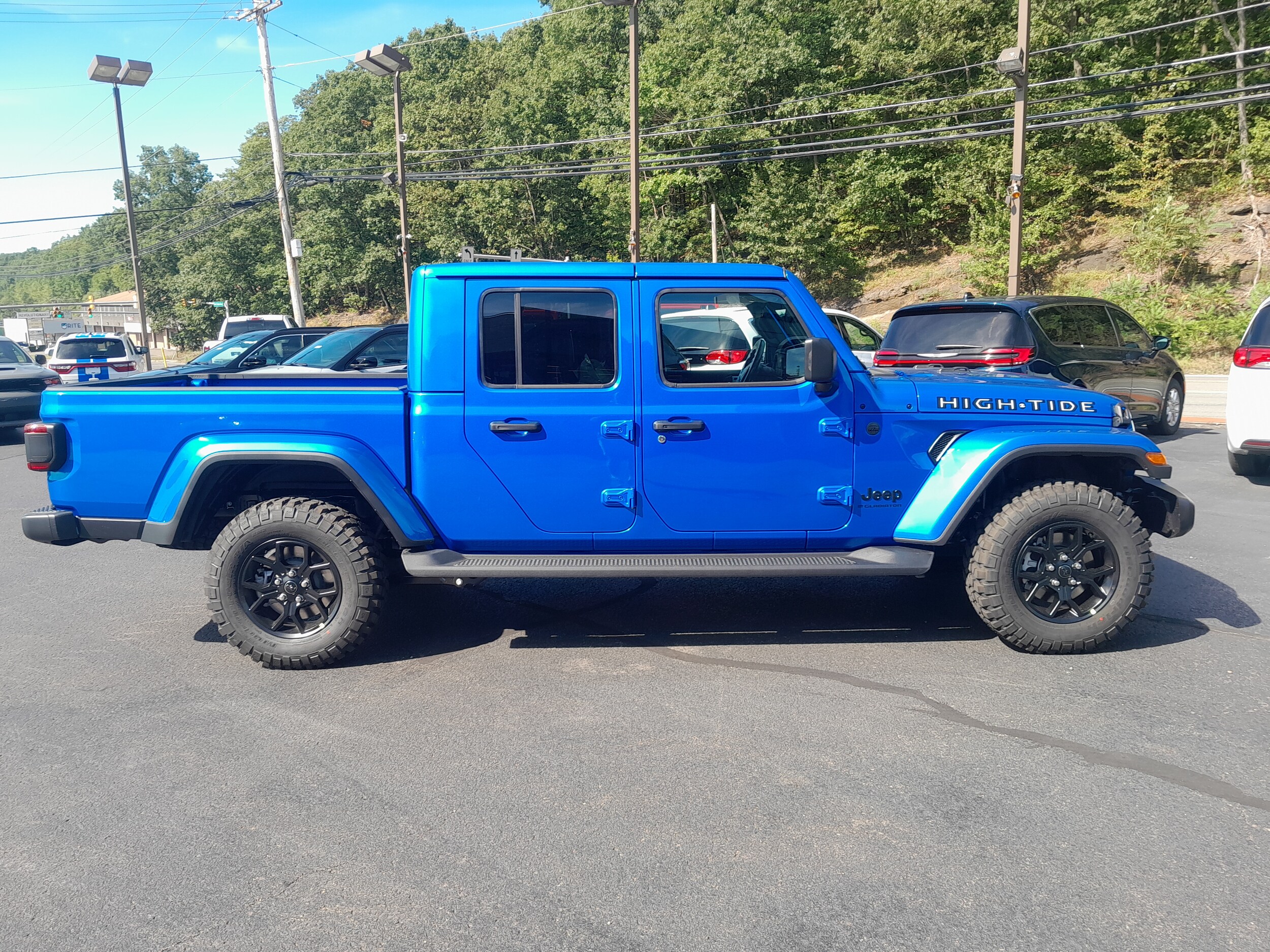 2025 Jeep Gladiator Sport photo 2