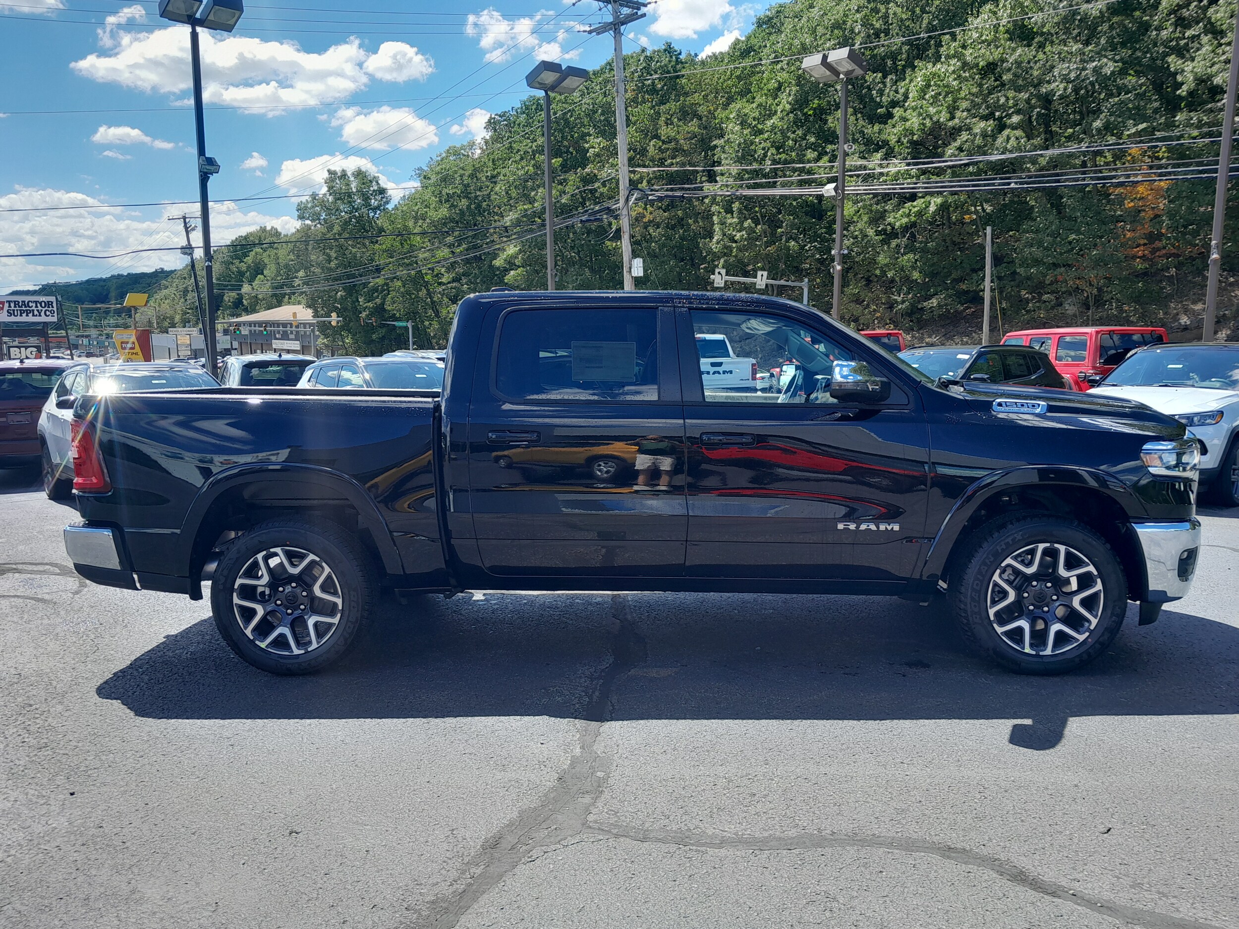 2026 Ram 1500 Laramie photo 4
