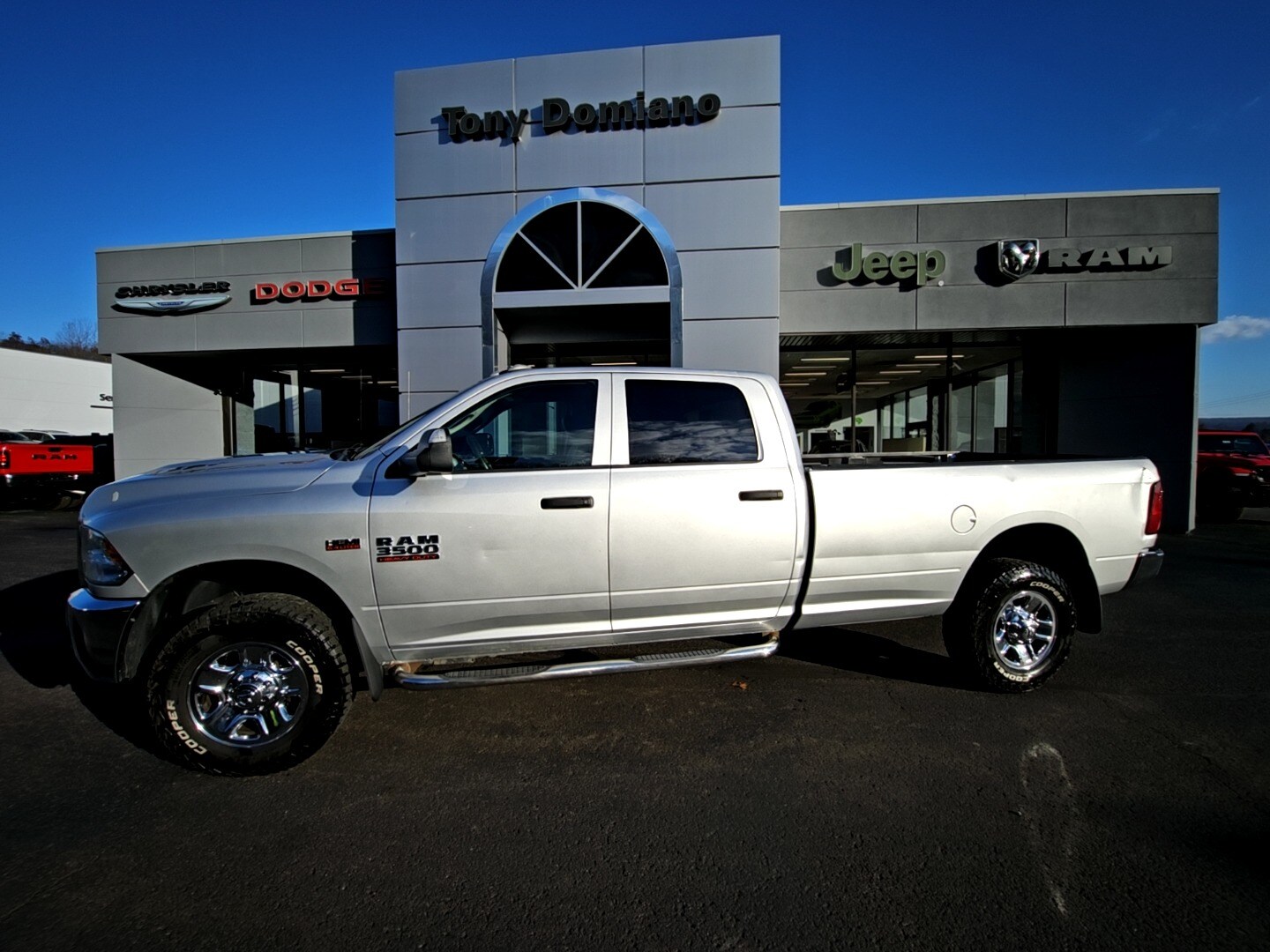 2016 Ram 3500 Tradesman photo 2