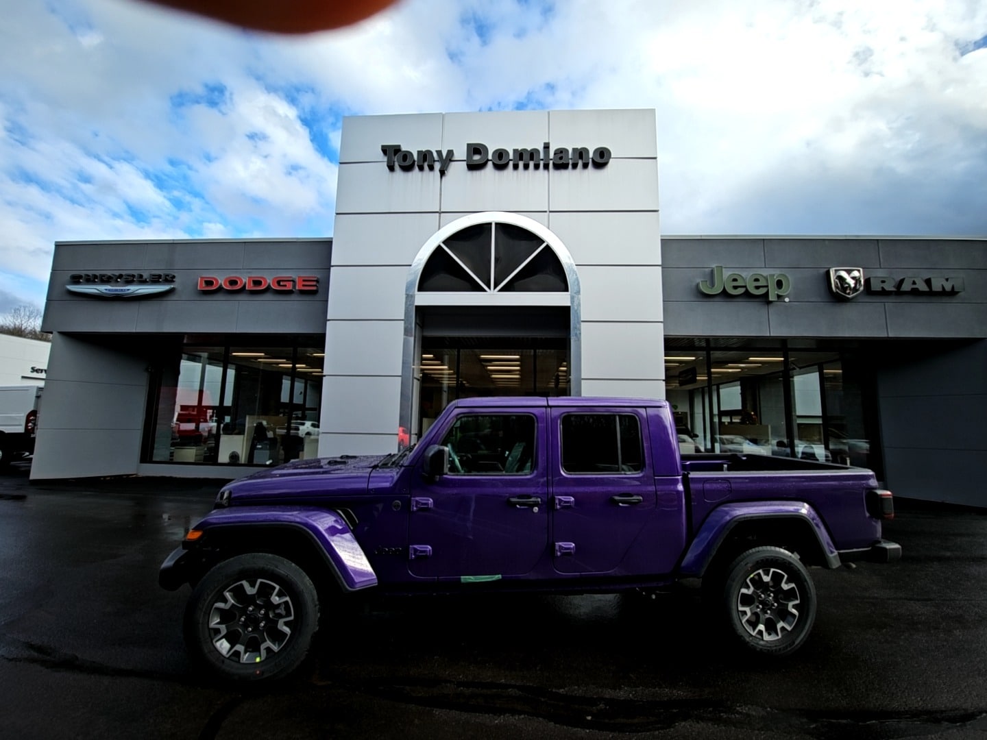 2026 Jeep Gladiator Sahara's photo
