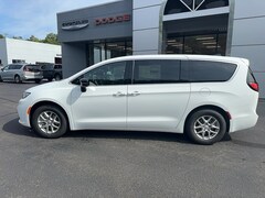 2026 Chrysler Pacifica Select Passenger Van