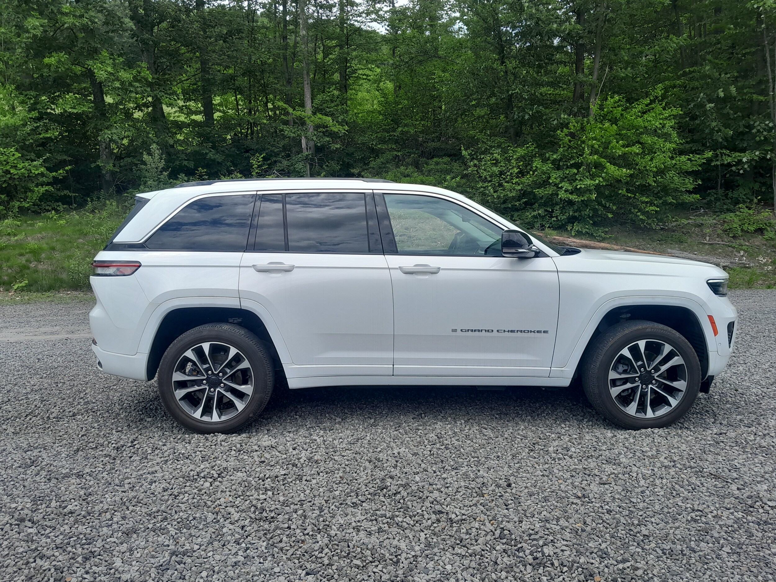 2022 Jeep Grand Cherokee 4xe Overland photo 4