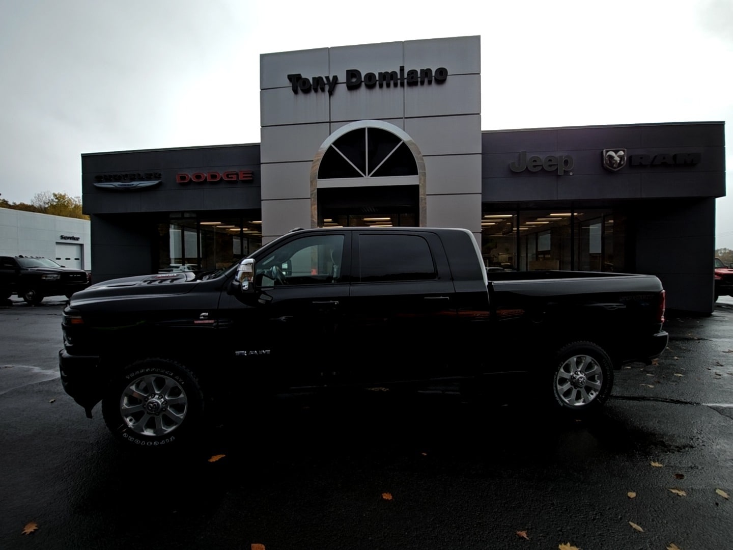 2026 RAM Ram 3500 Pickup Laramie's photo