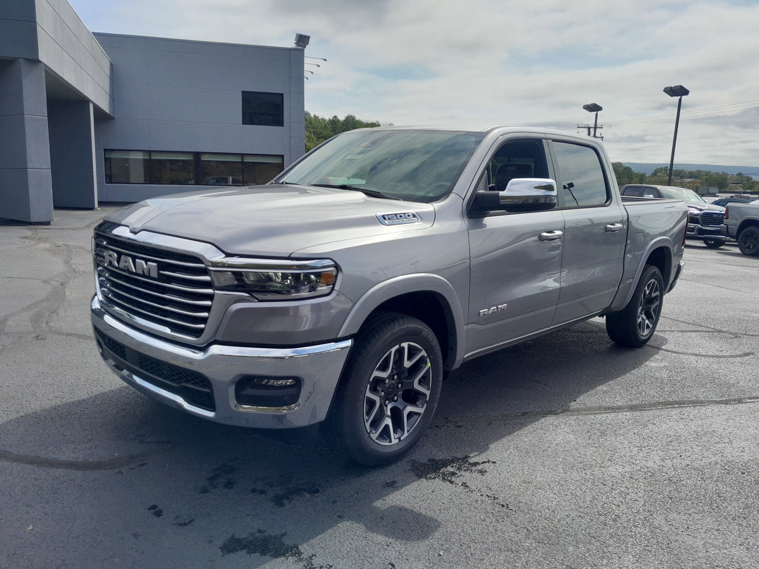 2026 RAM Ram 1500 Pickup Laramie's photo