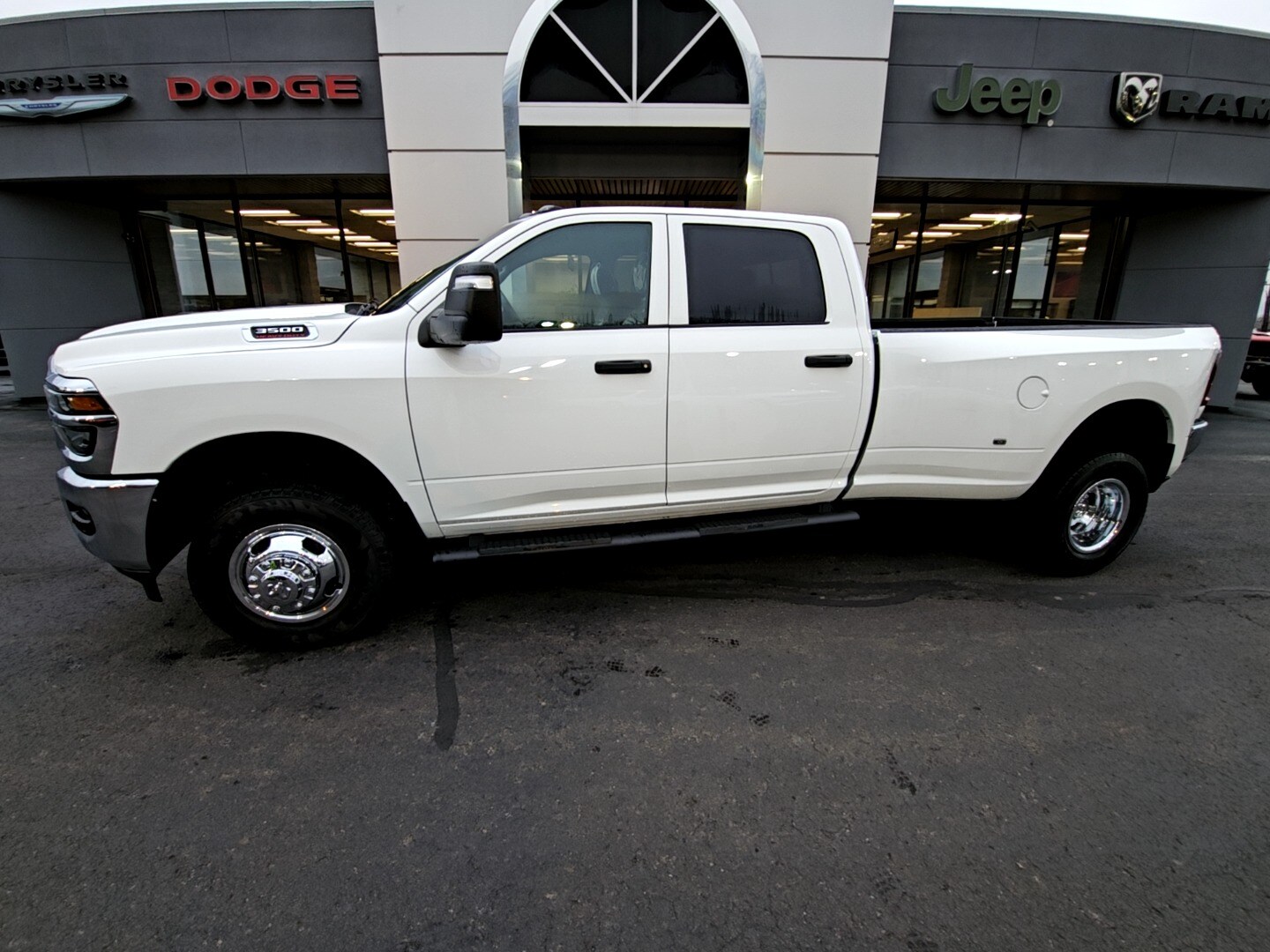 2026 Ram 3500 Tradesman photo 2