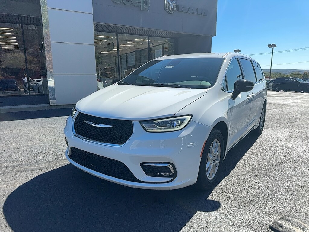 New 2026 Chrysler Pacifica Select Passenger Van