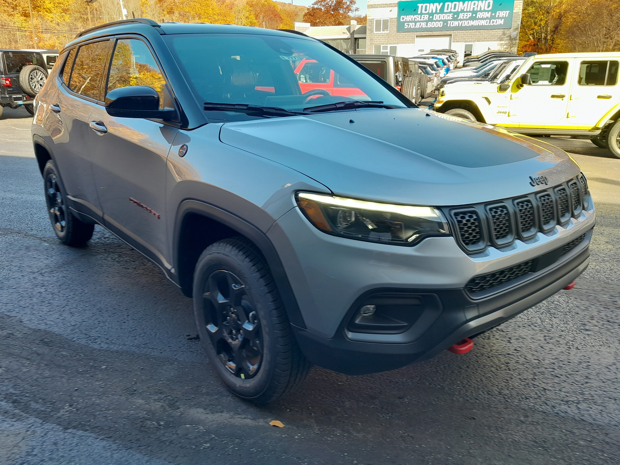 2023 Jeep Compass Trailhawk photo 3