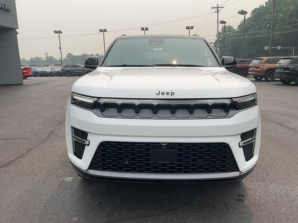 New 2026 Jeep Grand Wagoneer L Summit Sport Utility
