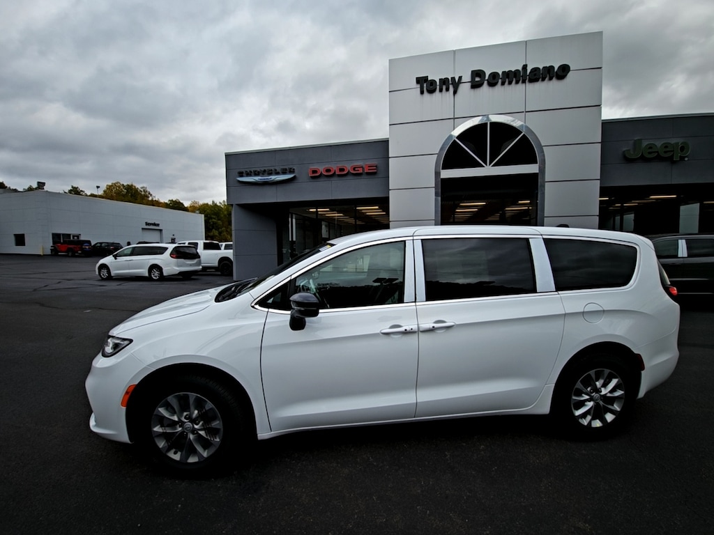 New 2026 Chrysler Pacifica Select Passenger Van