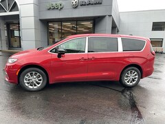 2026 Chrysler Pacifica Select Passenger Van