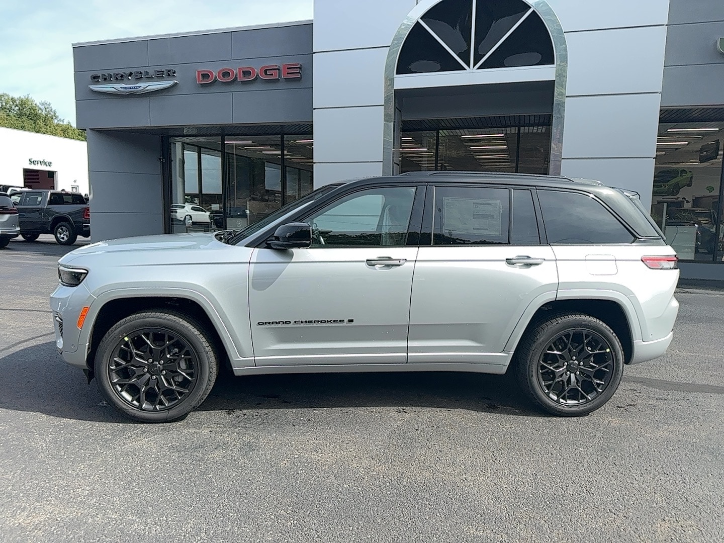 2025 Jeep Grand Cherokee Summit's photo