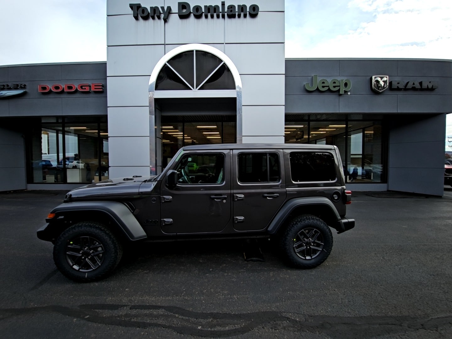 2026 Jeep Wrangler 4-Door Sport S's photo