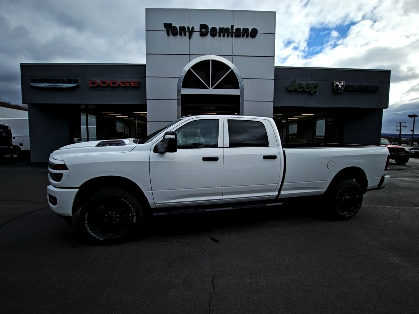2026 RAM Ram 2500 Pickup Tradesman/Black Express's photo