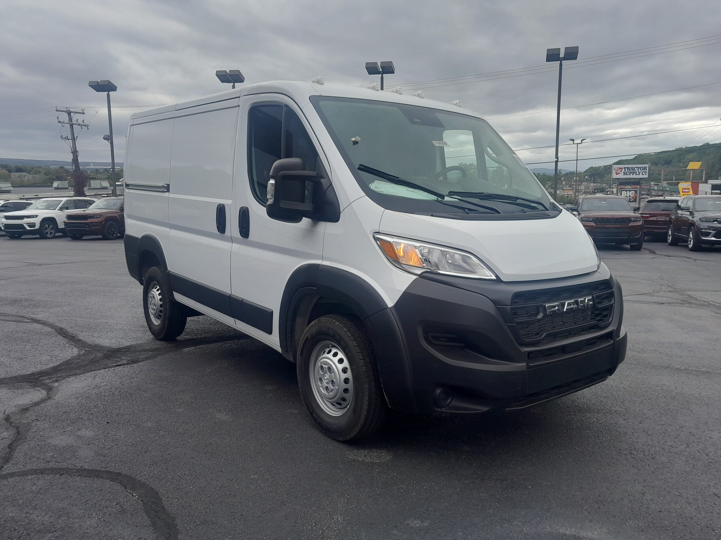 2026 Ram ProMaster 1500 photo 3