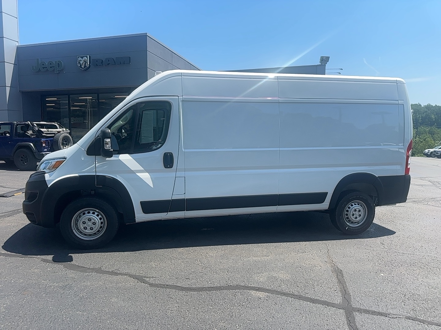 2026 RAM ProMaster Cargo Van Tradesman