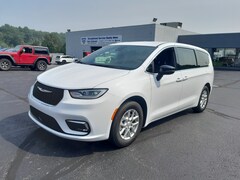 2025 Chrysler Pacifica Select Passenger Van