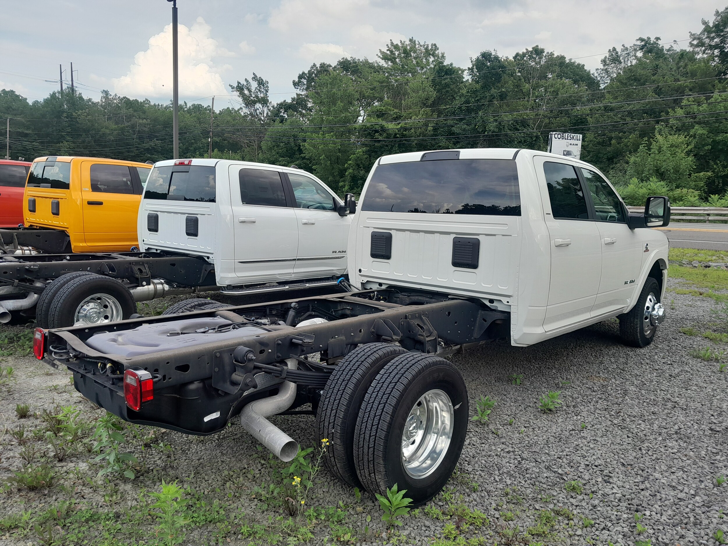 2024 Ram 3500 Laramie photo 4