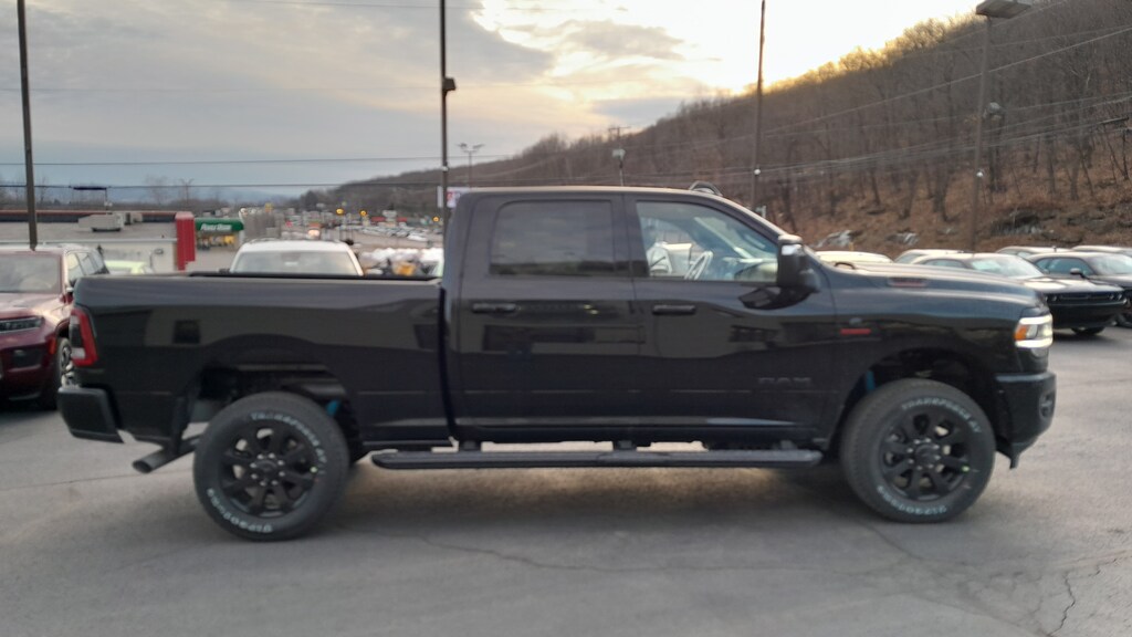 New 2024 Ram 2500 BIG HORN CREW CAB 4X4 6'4' BOX For Sale Cobleskill NY