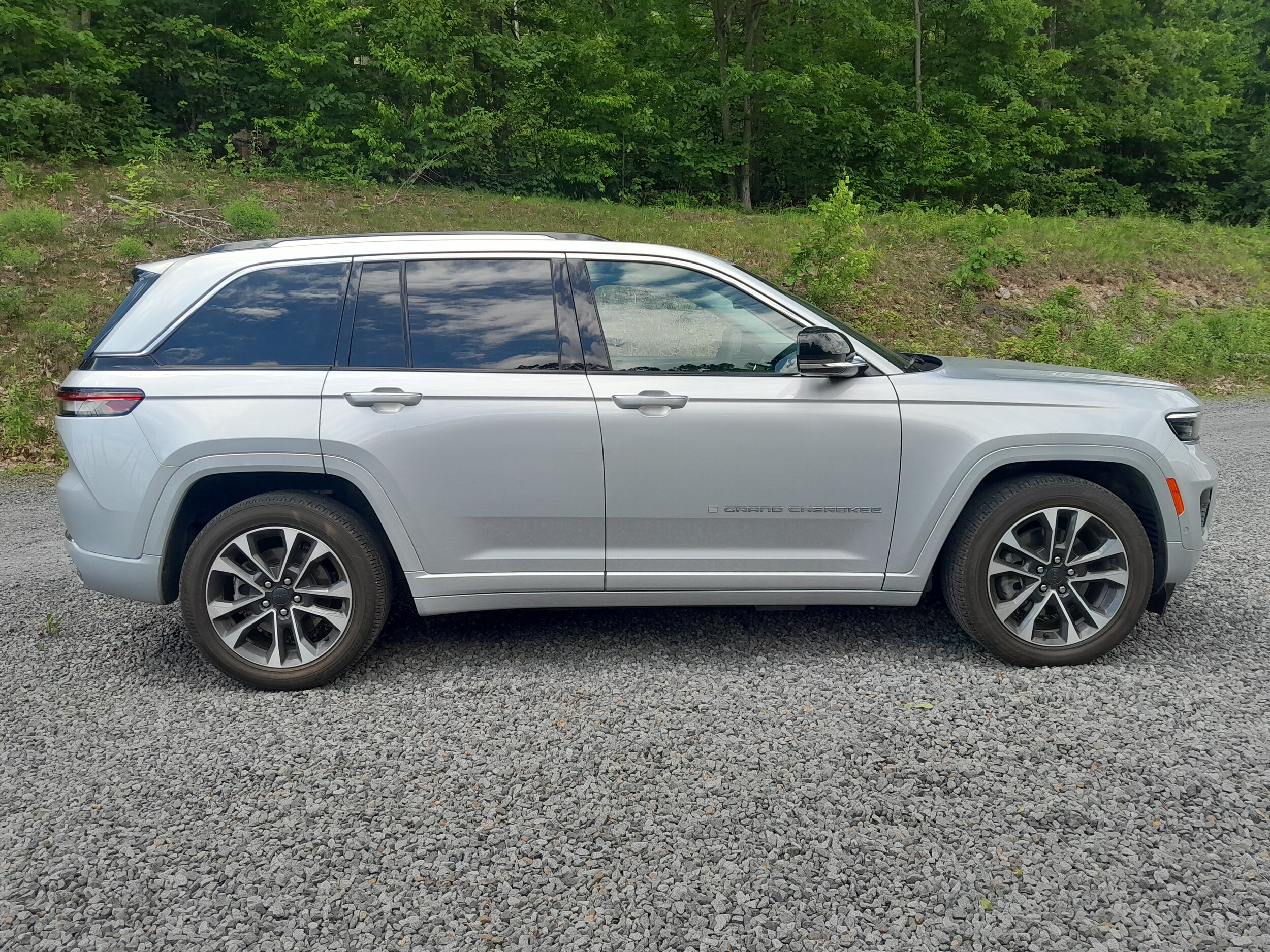 2022 Jeep Grand Cherokee 4xe Overland photo 4