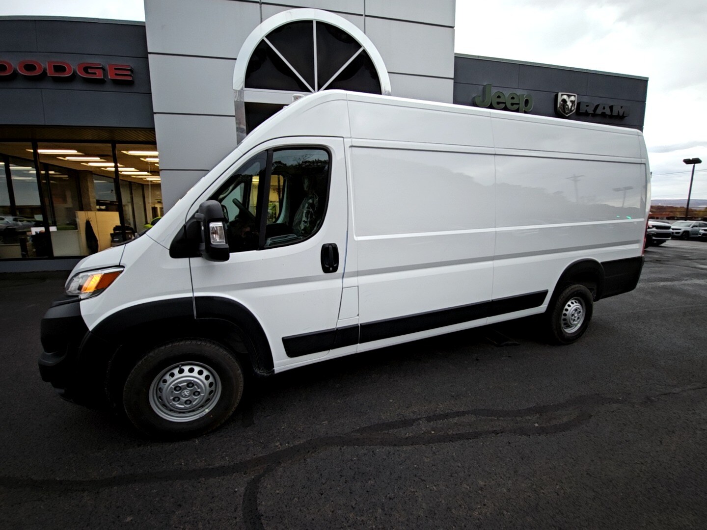 2026 Ram ProMaster 3500 photo 2