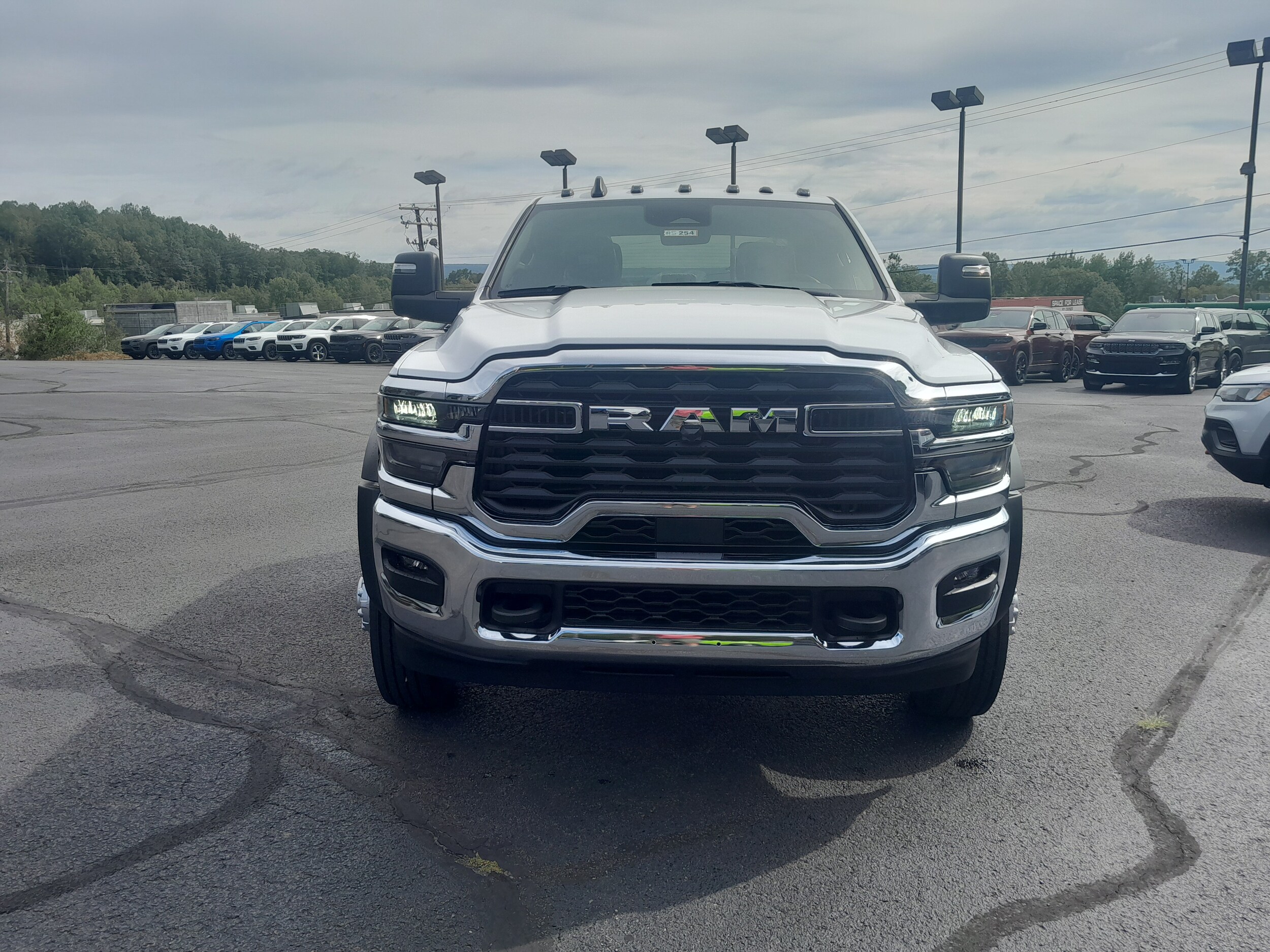 2025 Ram 5500 Tradesman photo 2