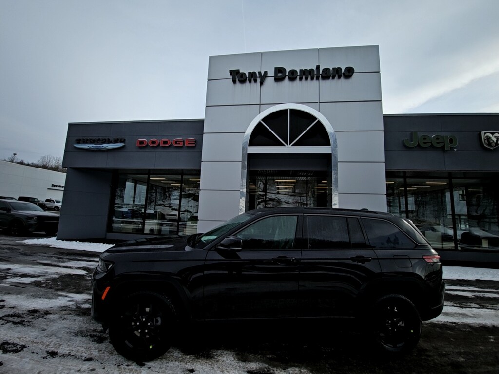 New 2026 Jeep Grand Cherokee Laredo Sport Utility