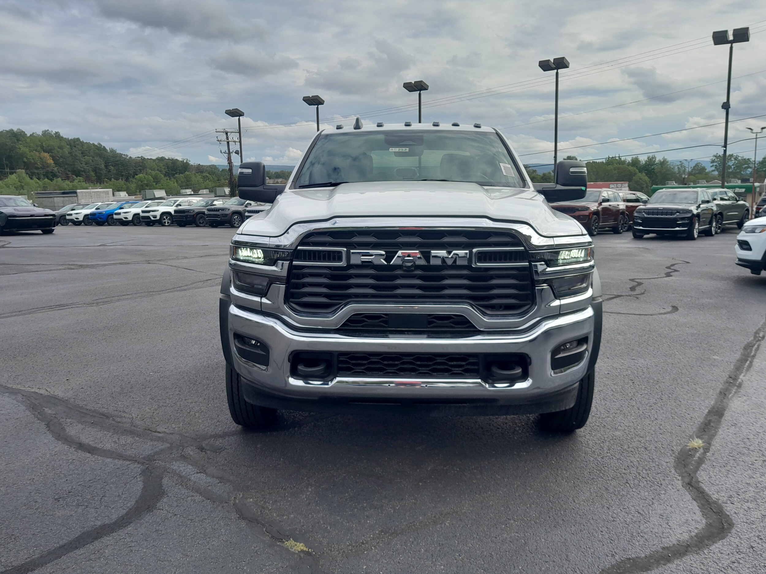 2025 Ram 5500 Tradesman photo 2