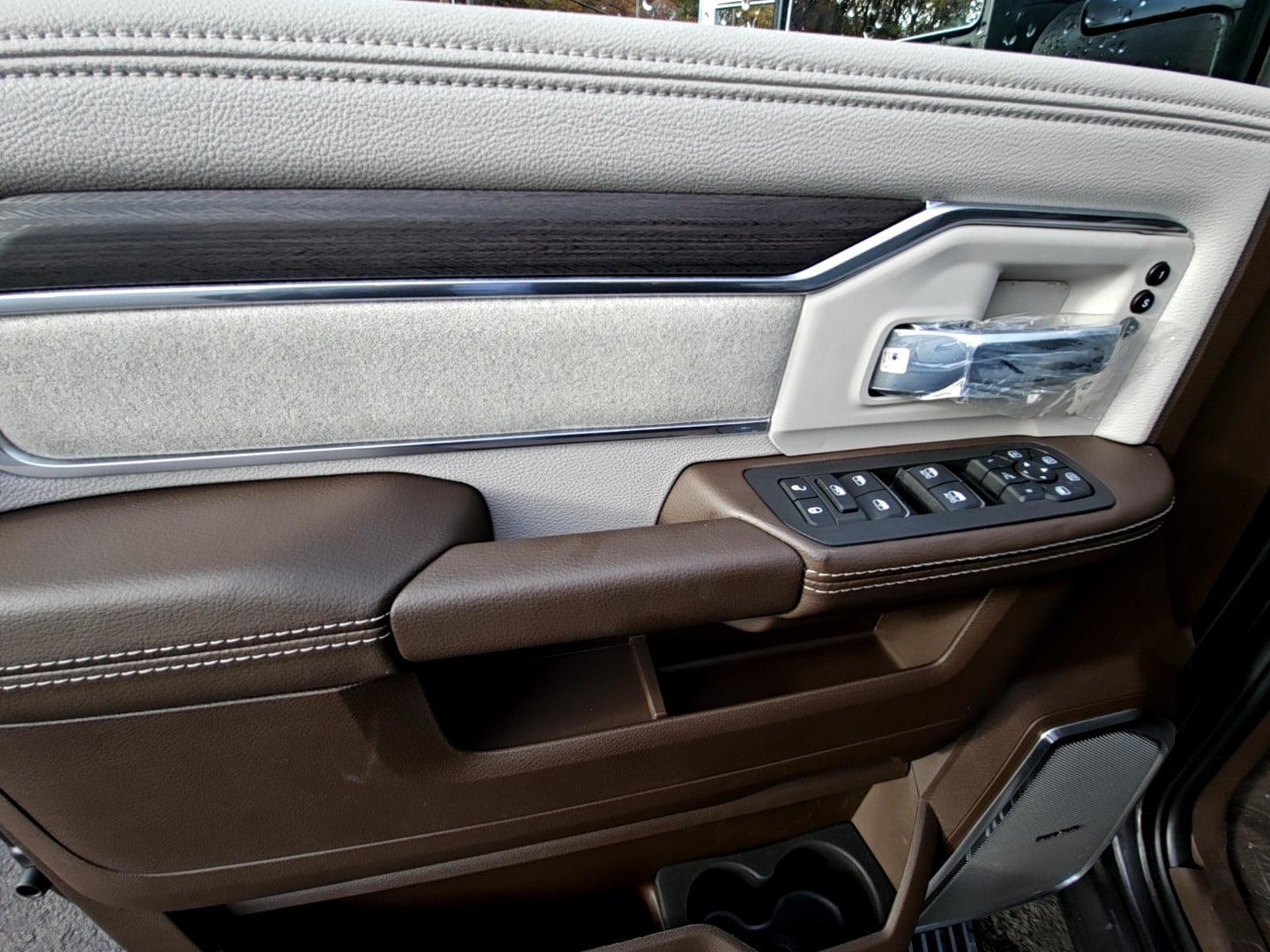 2025 RAM 2500 Laramie - Photo 13