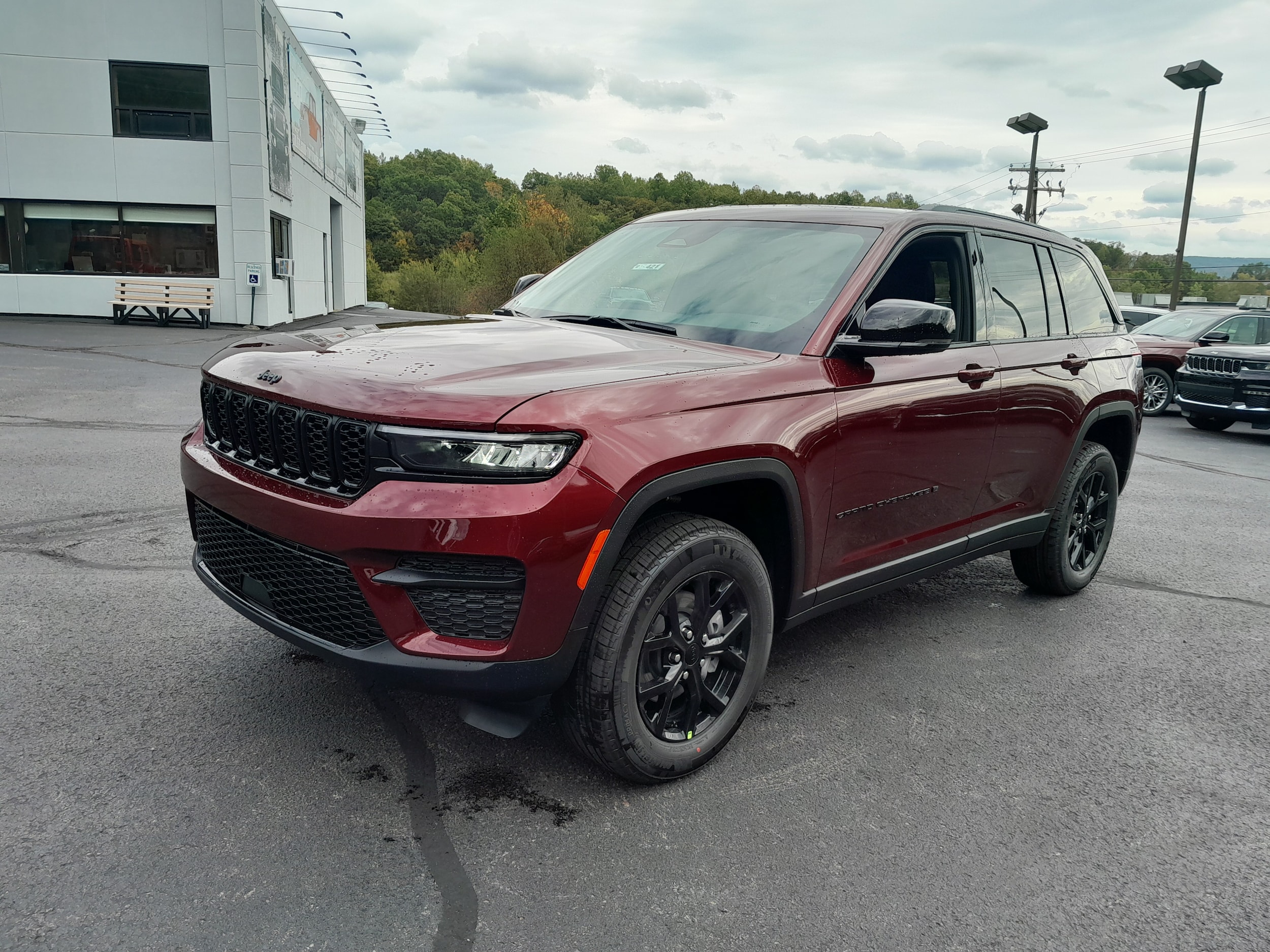 2025 Jeep Grand Cherokee Altitude's photo