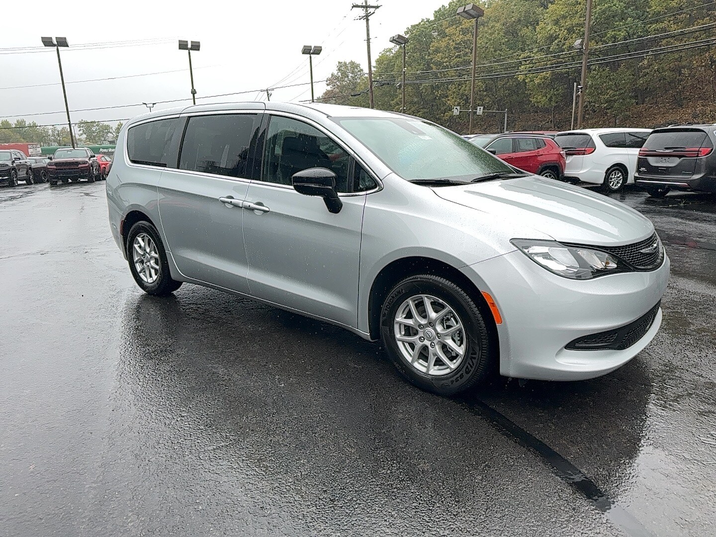 2026 Chrysler Voyager LX photo 4