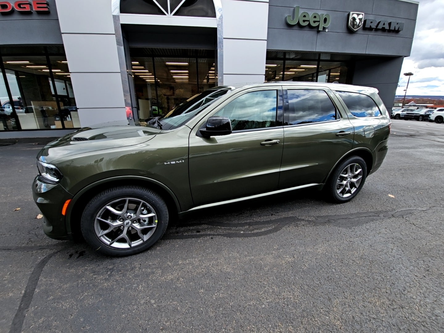 2026 Dodge Durango GT HEMI V8's photo