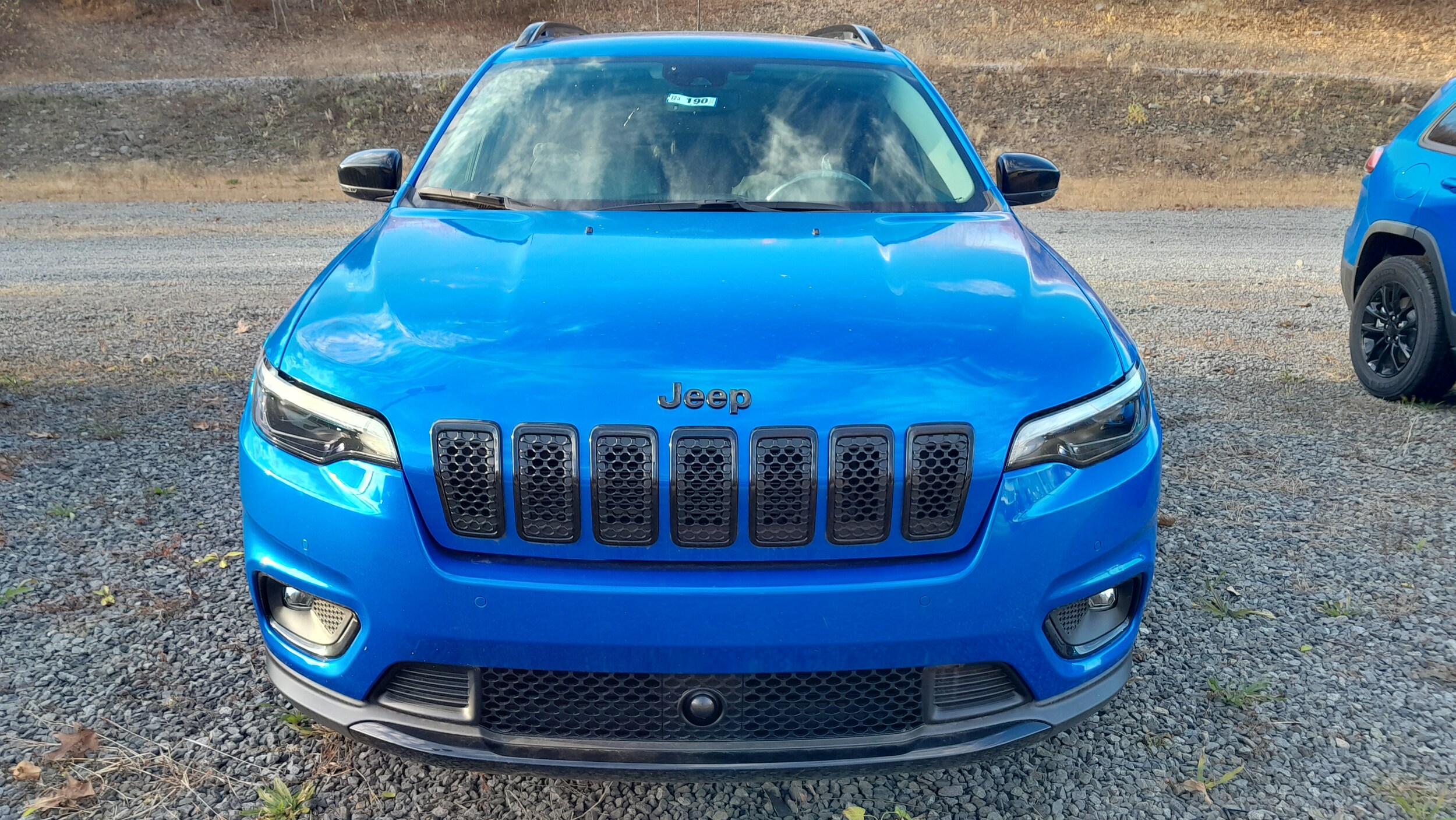 2023 Jeep Cherokee Altitude Lux photo 2