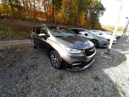 2023 Chrysler Pacifica Hybrid Pinnacle Passenger Van