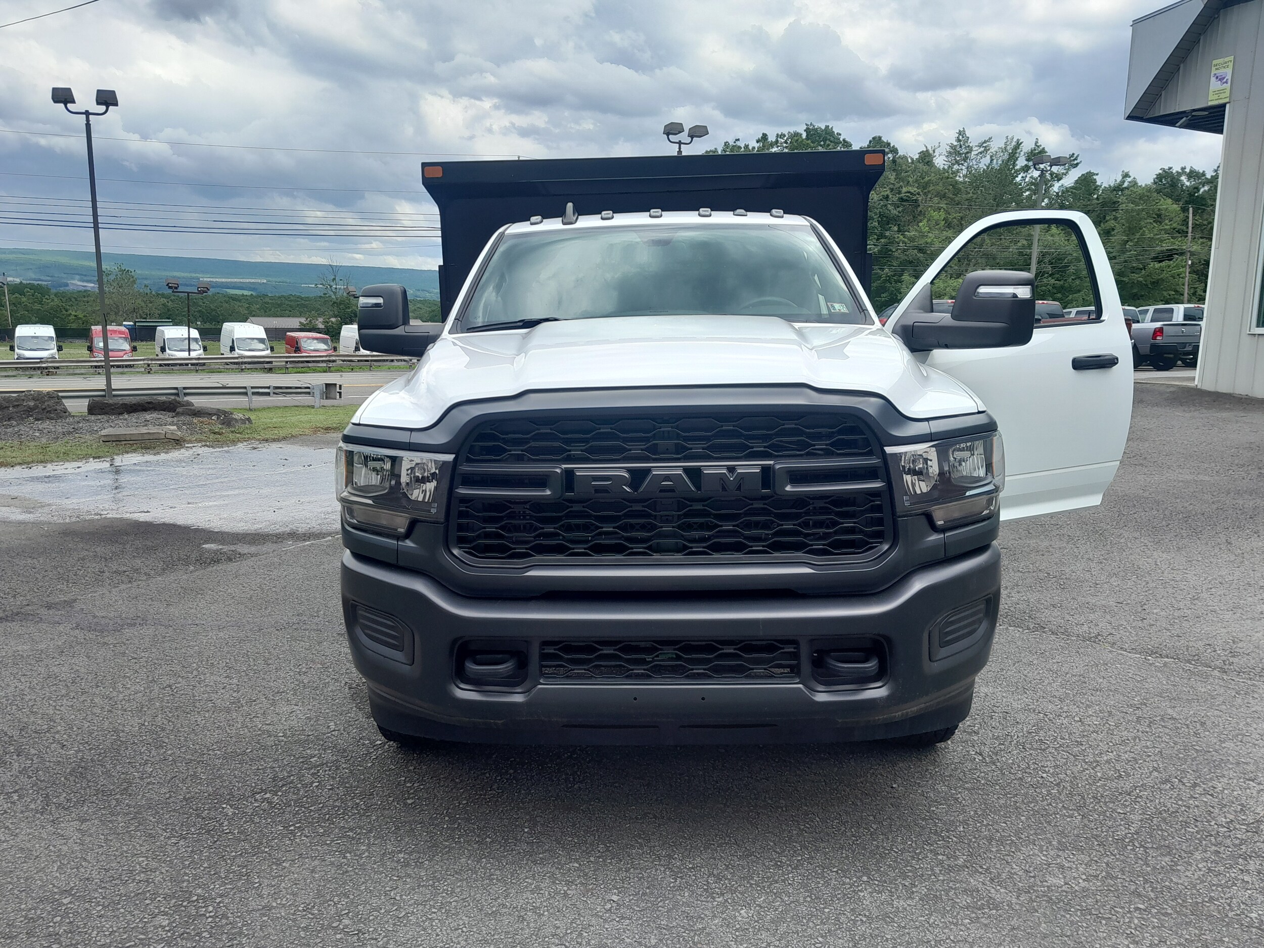 2023 Ram 3500 Tradesman SLT photo 2