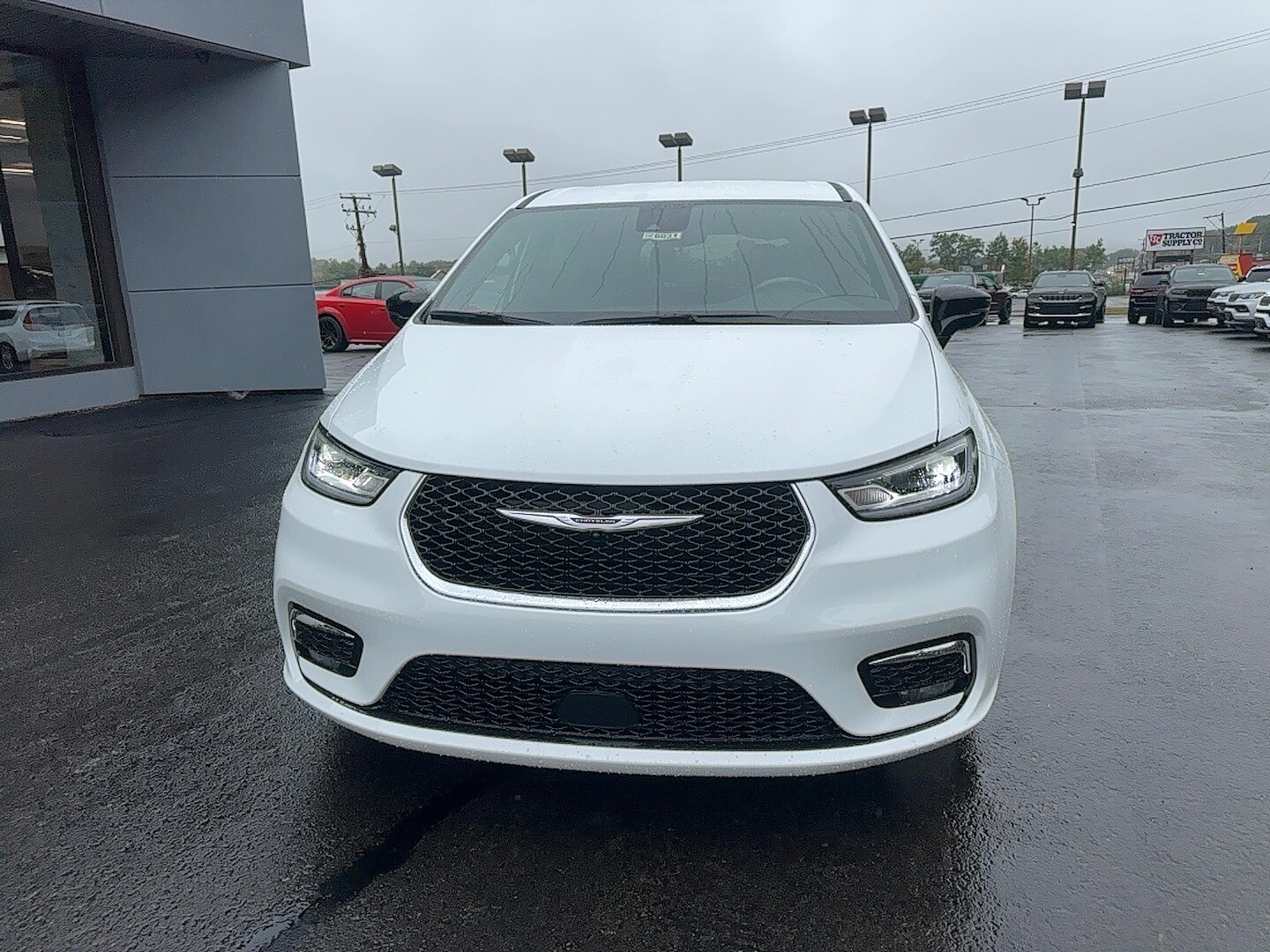 2026 Chrysler Pacifica photo 3